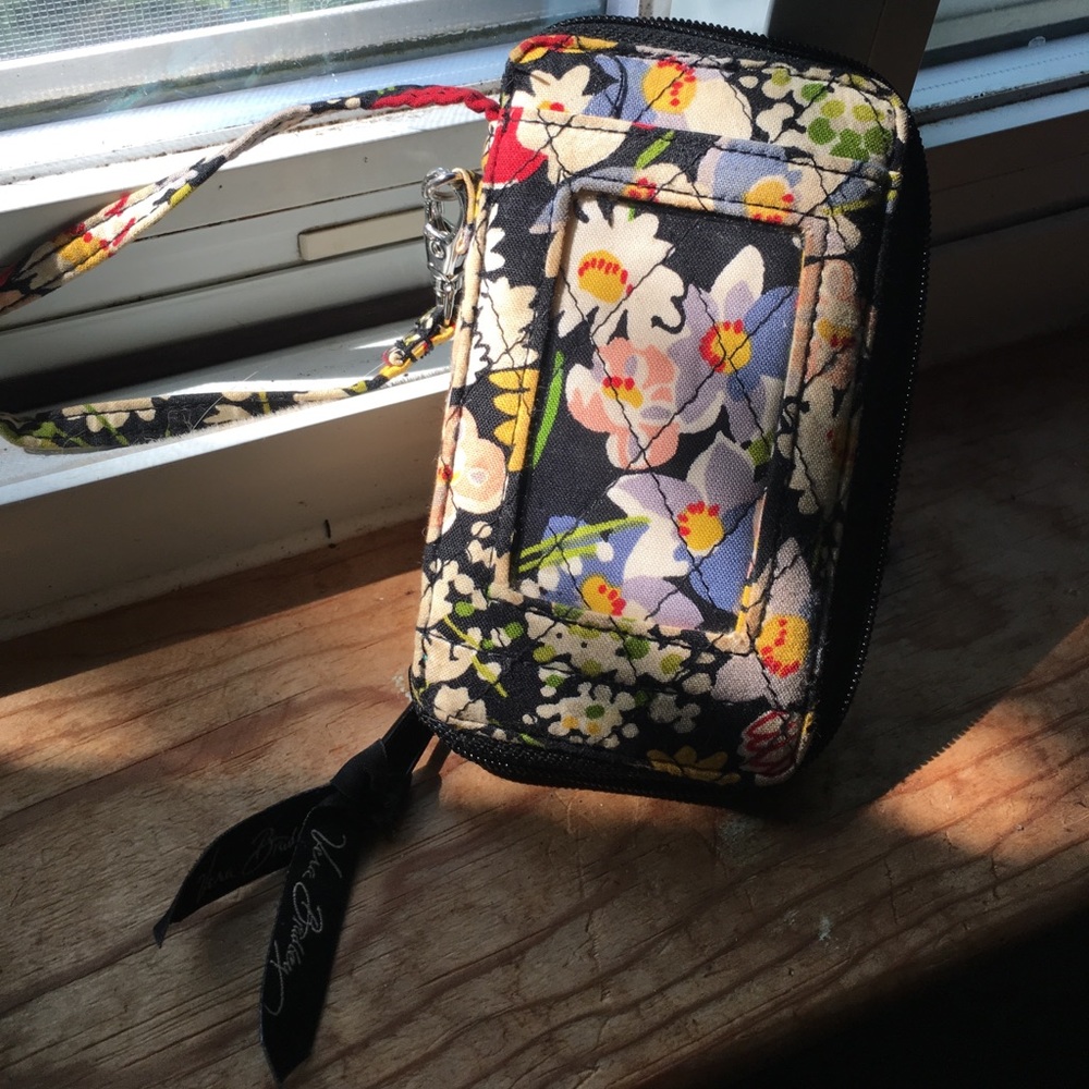 🌺Perfect Vera Bradley Wristlet Wallet🌺
